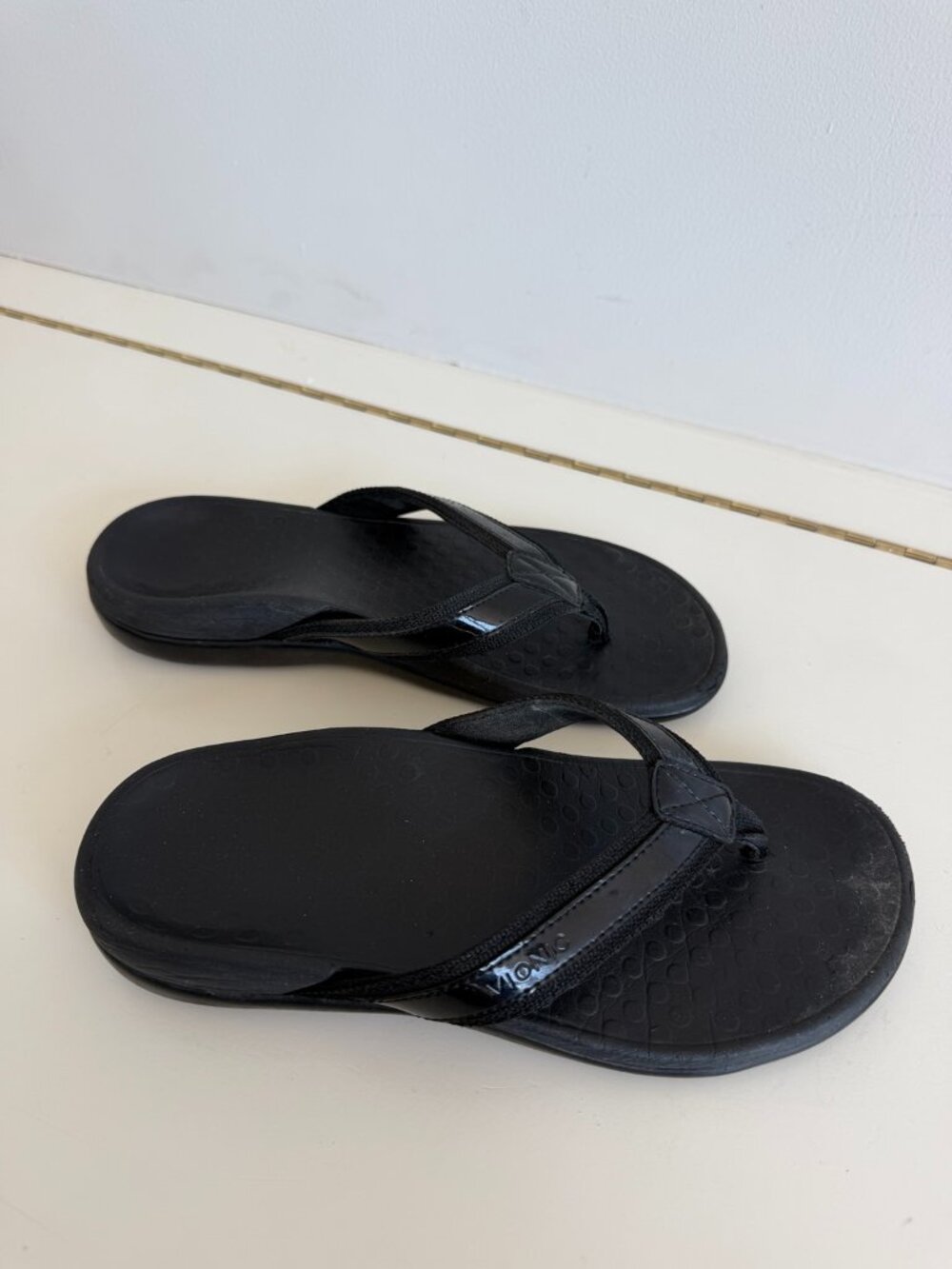 Vionic Tide II Black Orthotic Thong Sandals Size 5